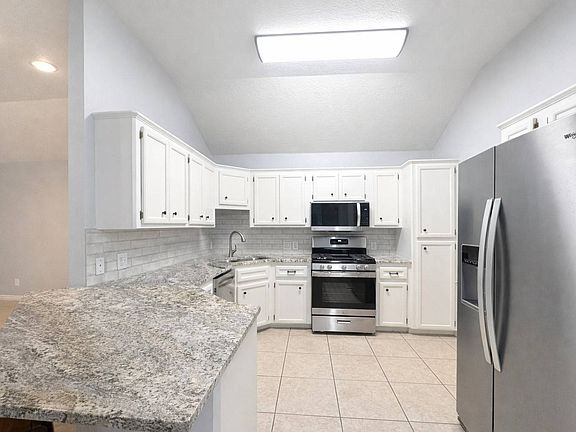 5th image of 305 Scenic Dr