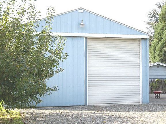 1400 sqft heated shop