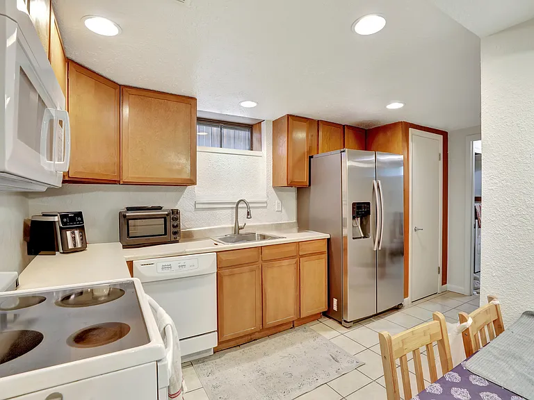 3301 Kearney St — Photo 2