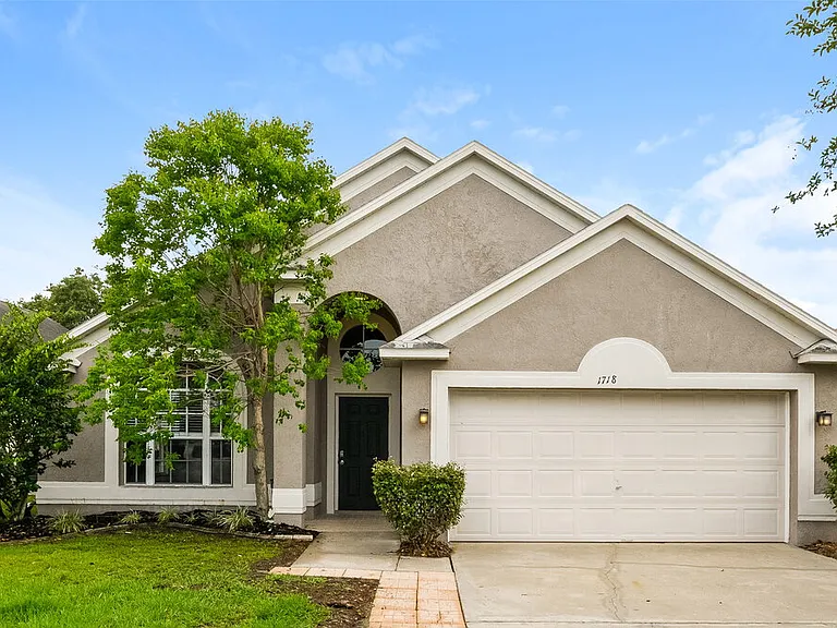 1718 Putney Cir — Photo 1
