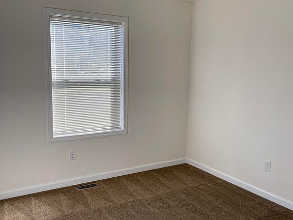 2nd image of 905 Ash St