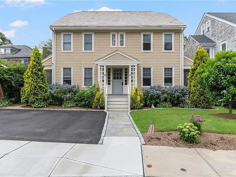 23 Pell St — Photo 1