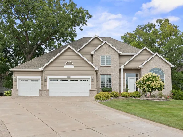 2021 Royale Dr, Eagan, MN 55122
