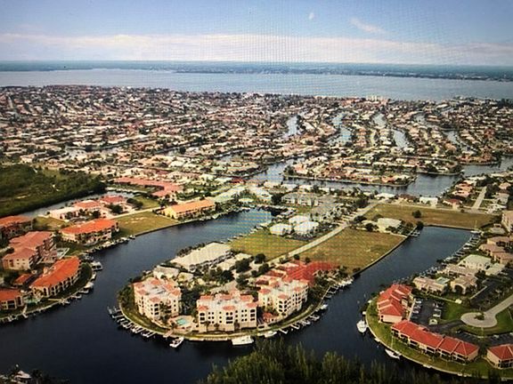 Beautiful canal location