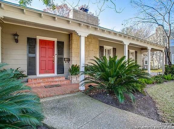 3rd image of 136 E Oakview Pl