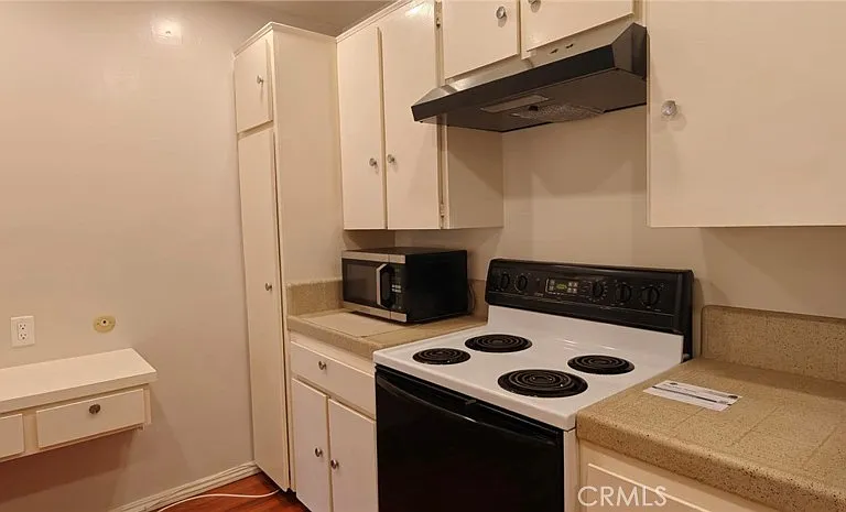 6225 Canterbury Dr #306 — Photo 4
