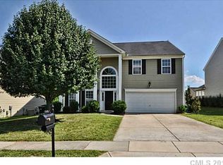 2312 Big Pine Dr, Matthews, NC 28105