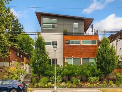 7016 California Ave SW, Seattle, WA, 98136