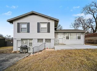 4940 E 40th Pl, Kansas City, MO 64130