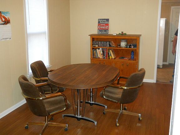 5th image of 309 N 13th St