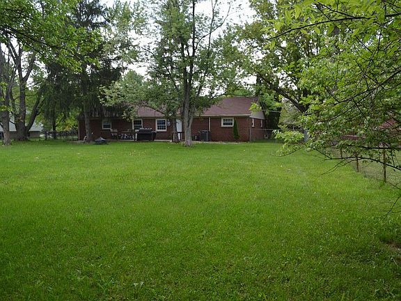 3rd image of 7940 Hilltop Ln