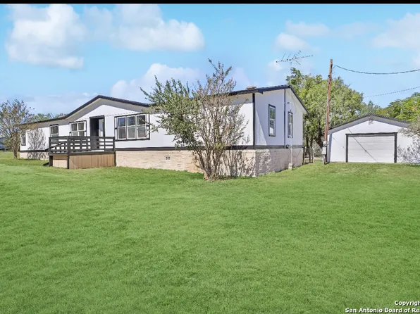 346 COUNTY ROAD 5633, Castroville, TX 78009