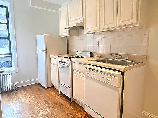 1st image of 222 Thompson St APT 7