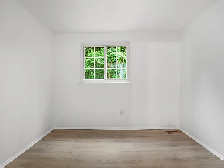 10214 Millstream Dr — Photo 17