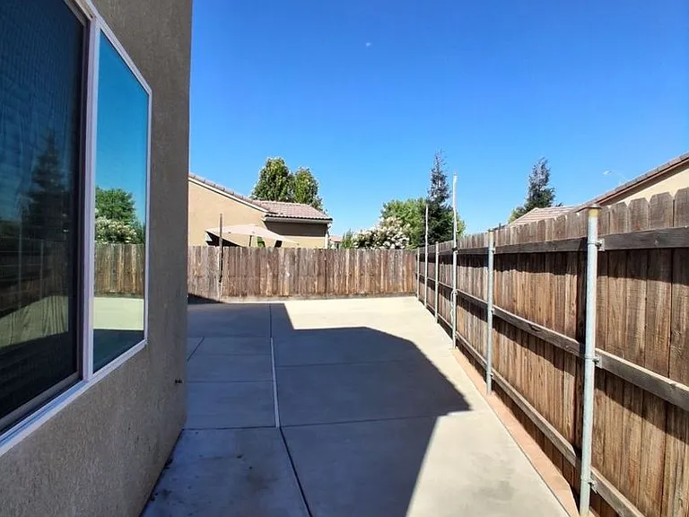 3813 Griffith Ave — Photo 23