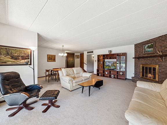 3rd image of 7821 Golf Dr #1A
