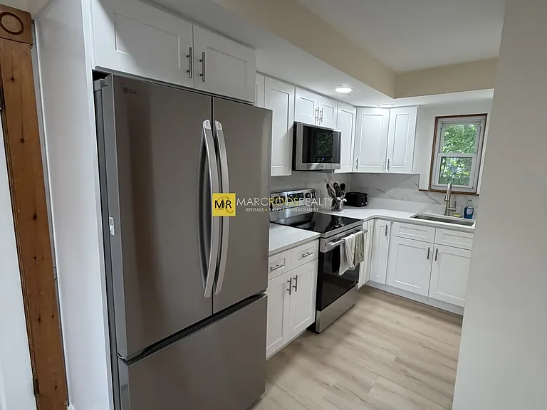 47 South St #1B — Photo 18
