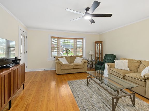 2nd image of 12337 S Loveland St