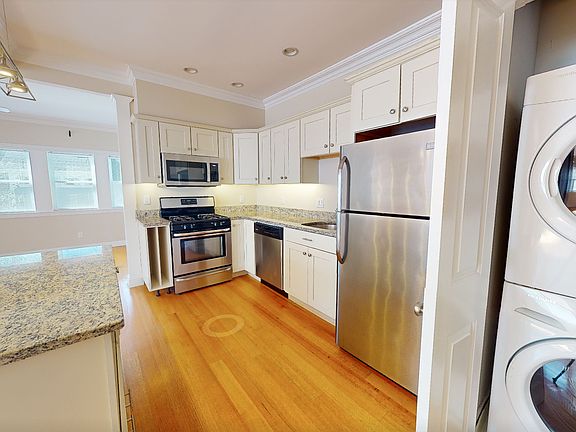 4th image of 38 Berkeley St APT 4
