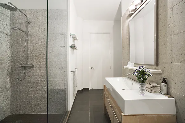 Sold by Level Group | media 4