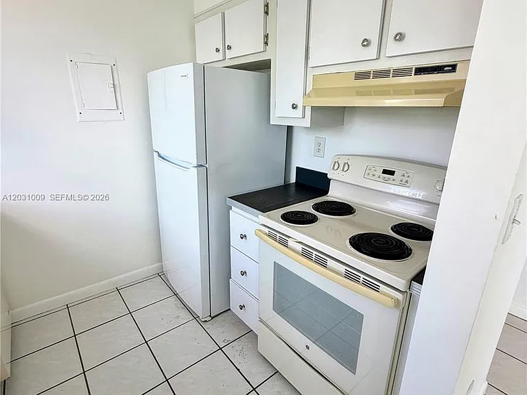 2001 Bay Dr #401 — Photo 4