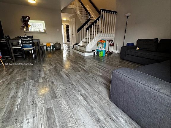 4th image of 10026 Hammocks Blvd APT 202-6