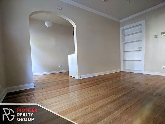 3rd image of 1200 W Wellington Ave #1-3000