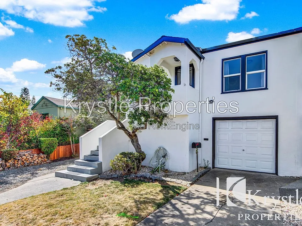 105 Hill Dr