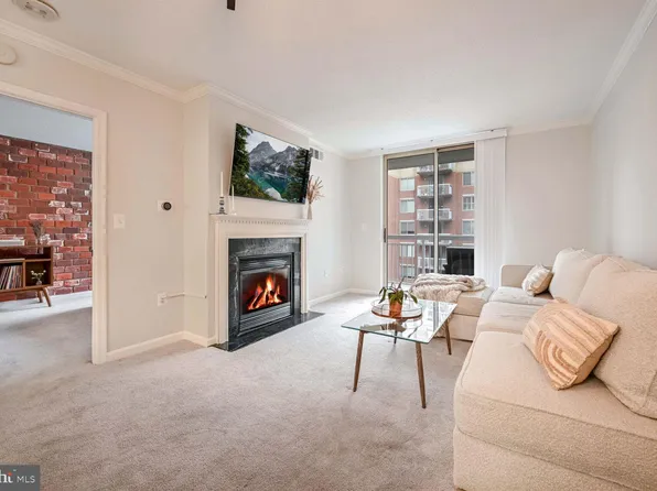 3835 9th St #707E, Arlington, VA 22203