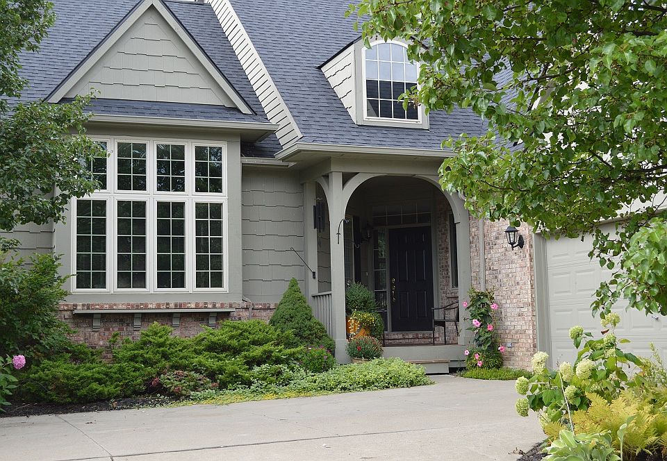 1st image of 4596 Villa France Dr