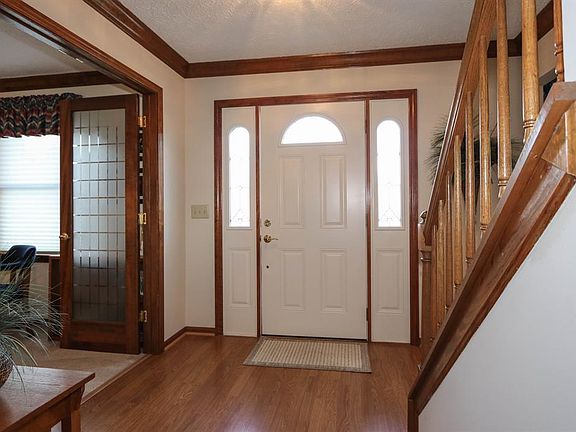 3rd image of 8261 Westberry Ct