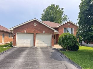 28 Oak Ridge Blvd, Belleville, ON K8N5W1