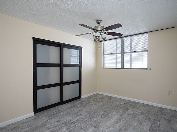 4th image of 3930 S Roosevelt Blvd #E112