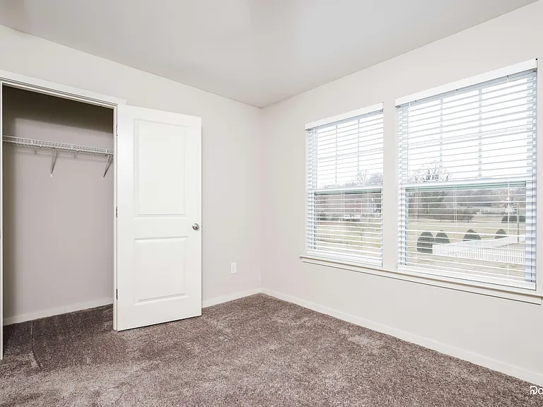 4394 Lochurst Dr — Photo 12
