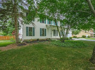 125 Park Lane Cir, Lockport, NY 14094