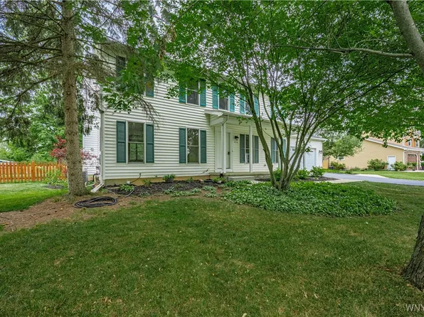 125 Park Lane Cir, Lockport, NY 14094