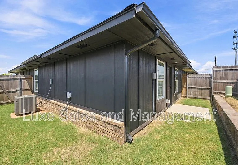 8012 NW 110th Dr — Photo 20