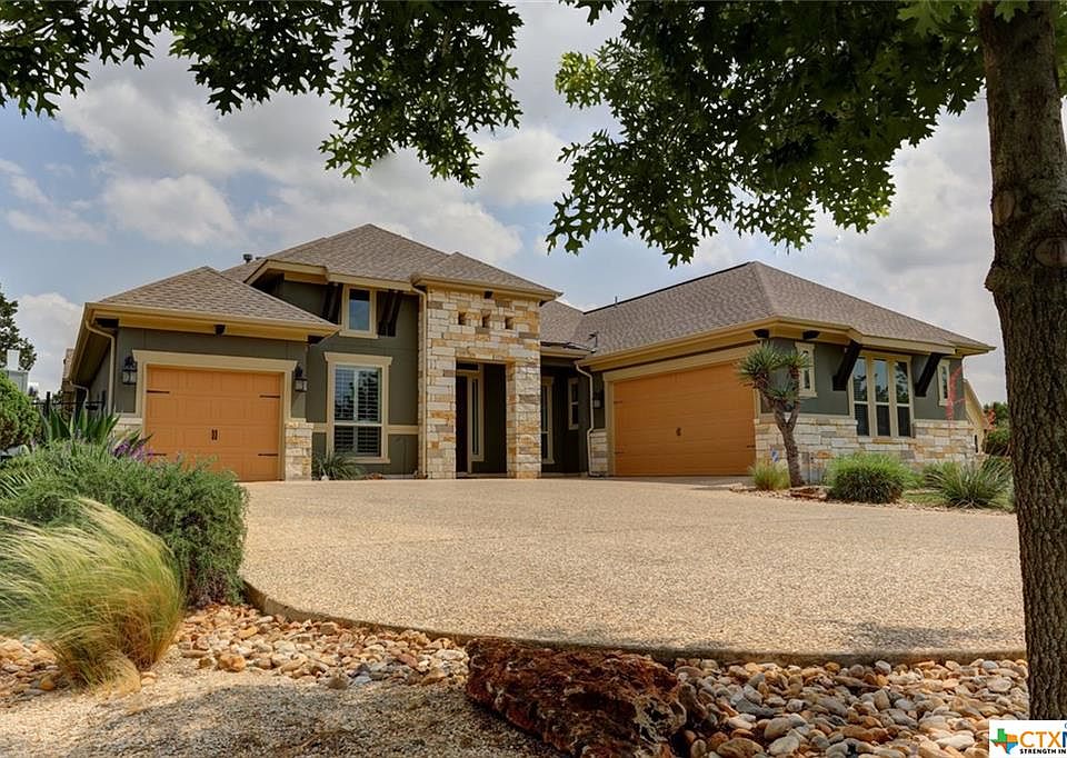 1st image of 923 Woodland Oaks