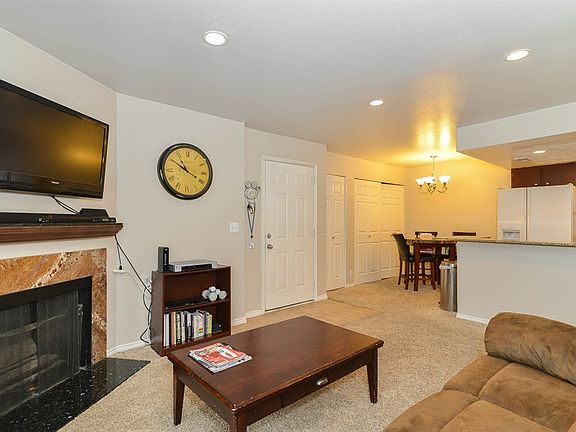 5th image of 971 E Creek Hill Ln #11