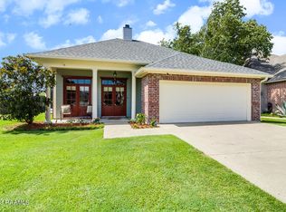 201 Lighthouse Point Cir, Youngsville, LA 70592