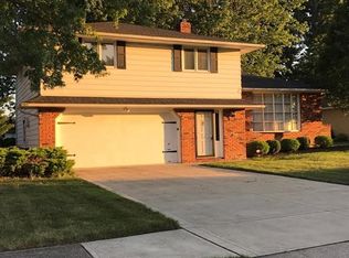 870 E Decker Dr, Seven Hills, OH 44131