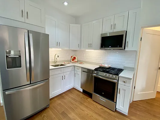 Rented by Mann Maurice A | media 14