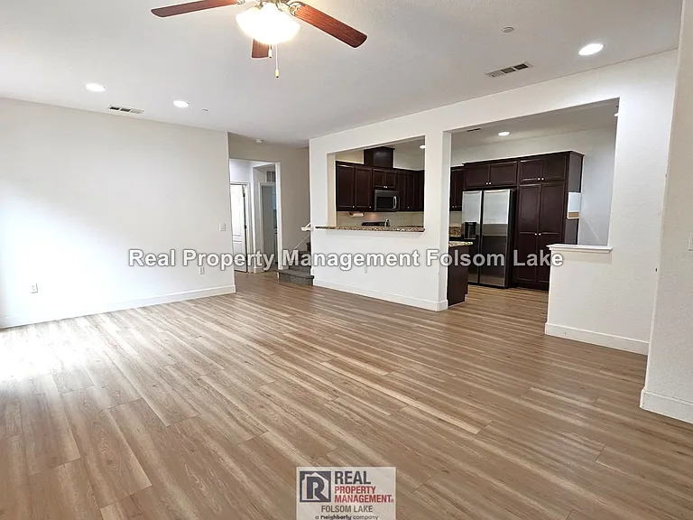 105 Cezanne Ln — Photo 3