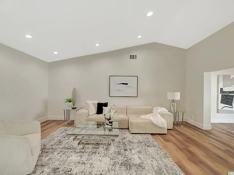 21440 Campo Allegro Dr — Photo 13