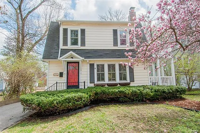 110 S Elm Ave photo 1
