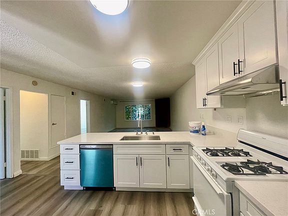 5th image of 2251 Fullerton Rd