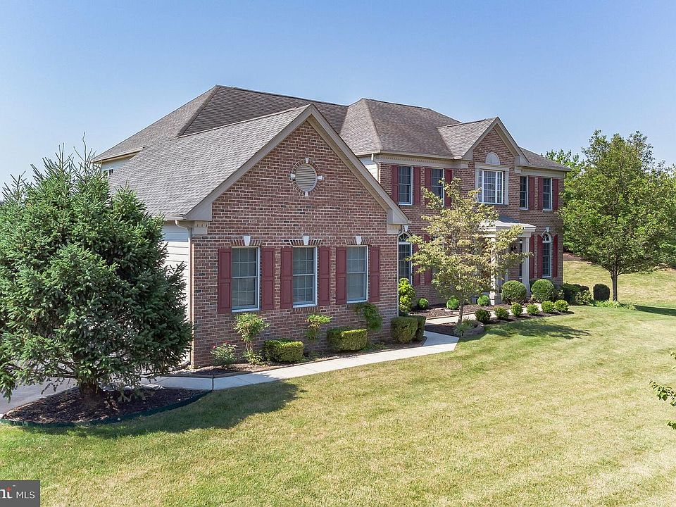 1st image of 501 Bridle Dr