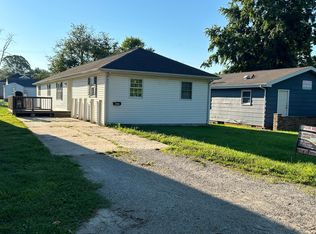 1605 10th St UNIT B, Charleston, IL 61920