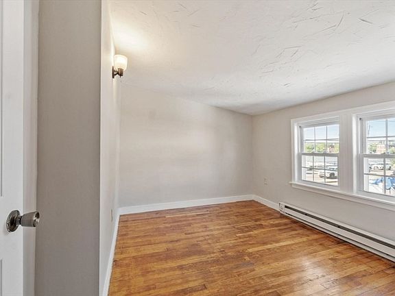 2nd image of 176 Washington St