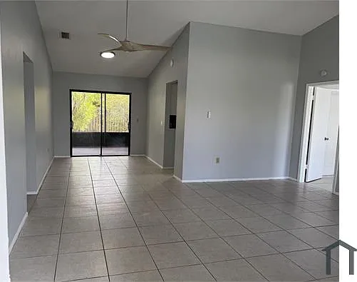 11651 NW 37th Pl — Photo 6